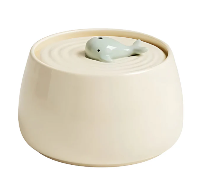 Elegant Matstation med Keramikskålar och Träställning