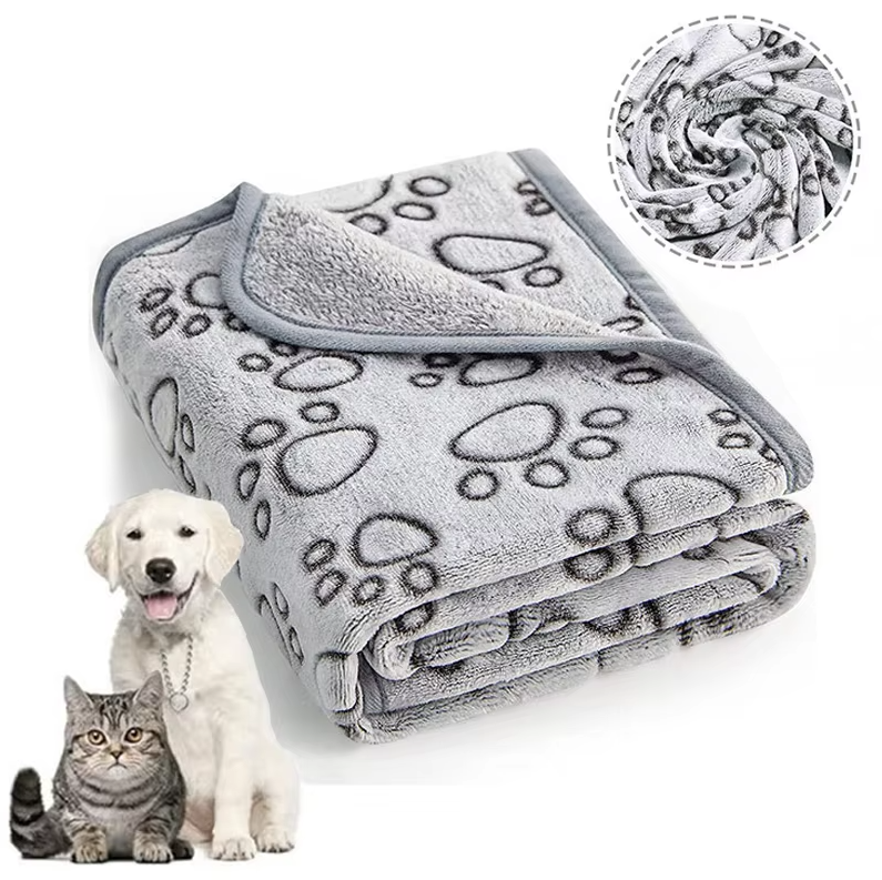 Hemtrevlig Hundfilt för Soffan – Mjuk Filt med Tassmönster